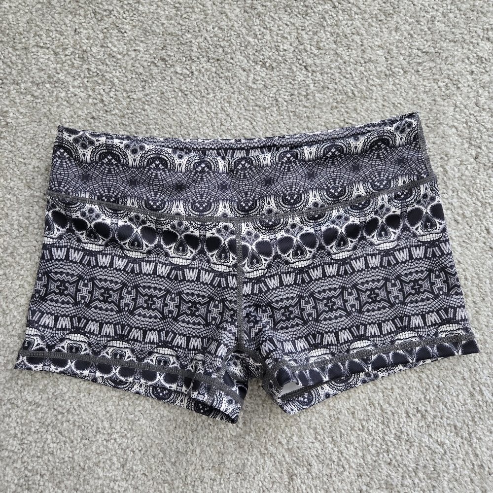 Skull shorts, medium